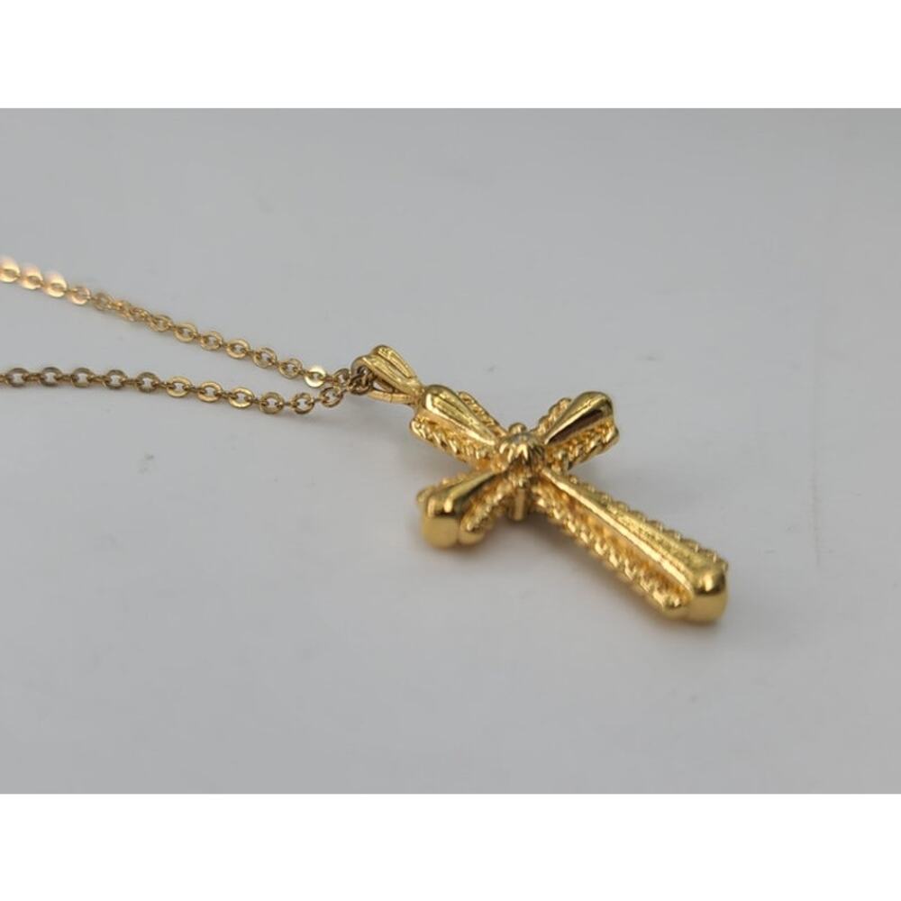 Vintage Avon Genuine Round Garnet Gold-Tone Textured Cross Necklace 17.5" - Picture 8 of 8
